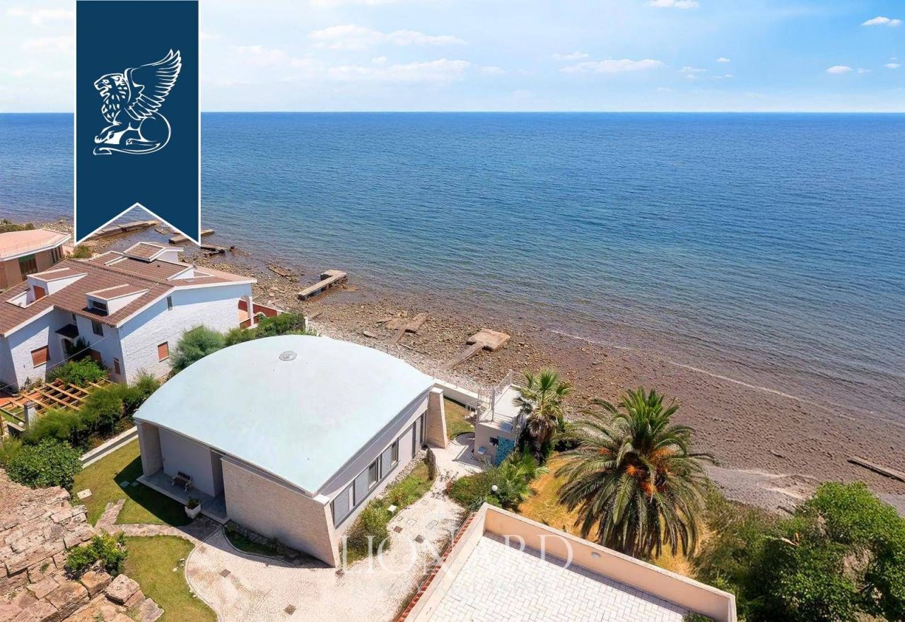 Villa en Santa Marinella, Italia, 158 m² - imagen 1