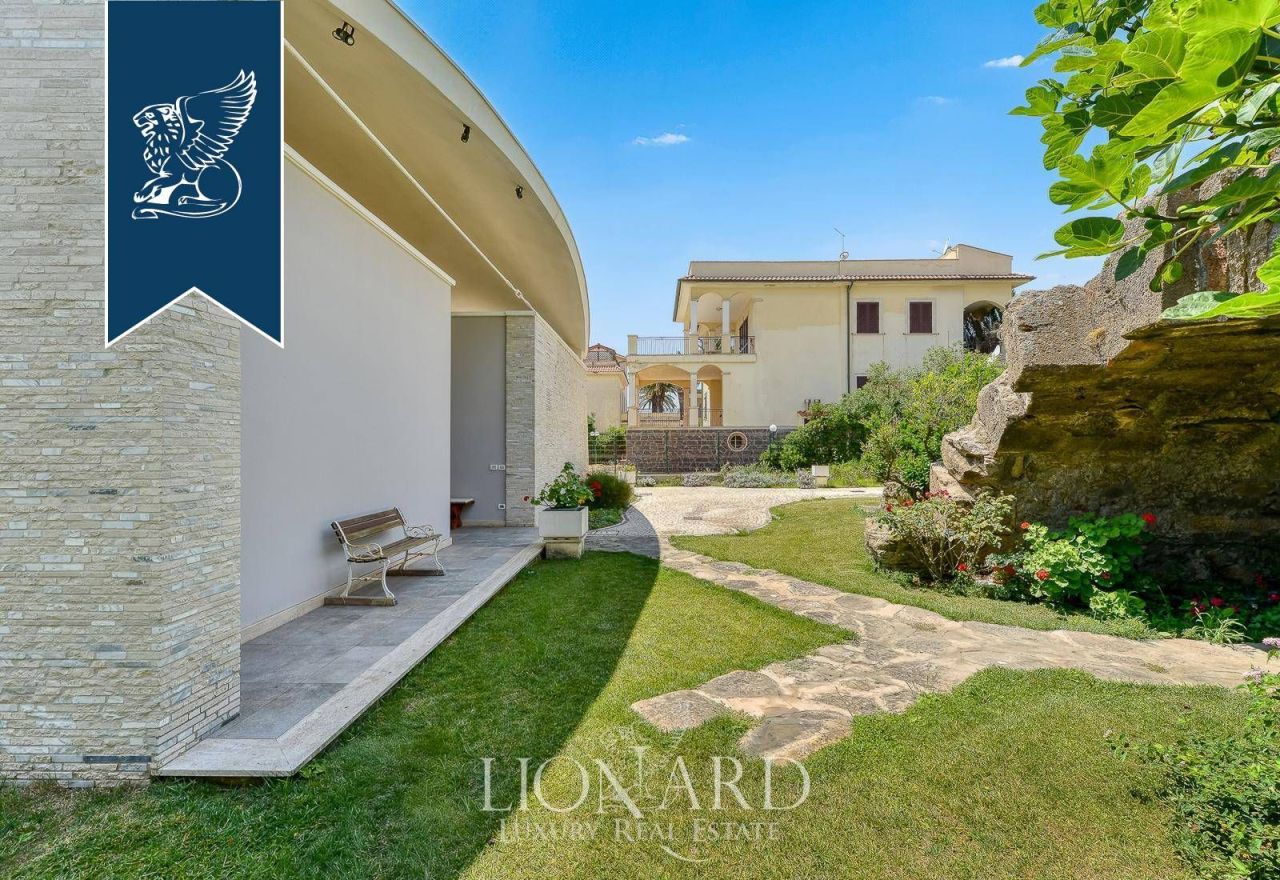 Villa in Santa Marinella, Italy, 158 m² - picture 9