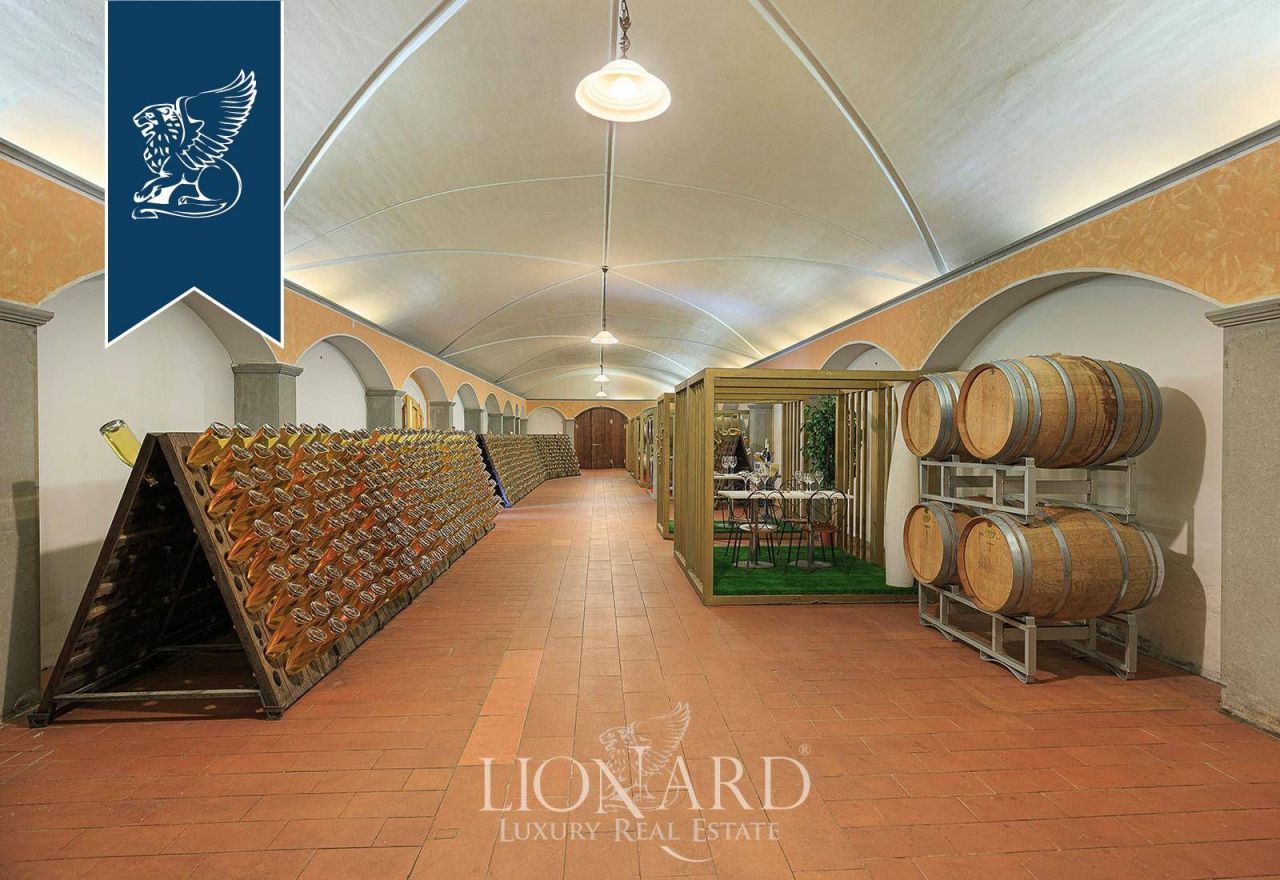 Villa in Bergamo, Italy, 4 000 m² - picture 15