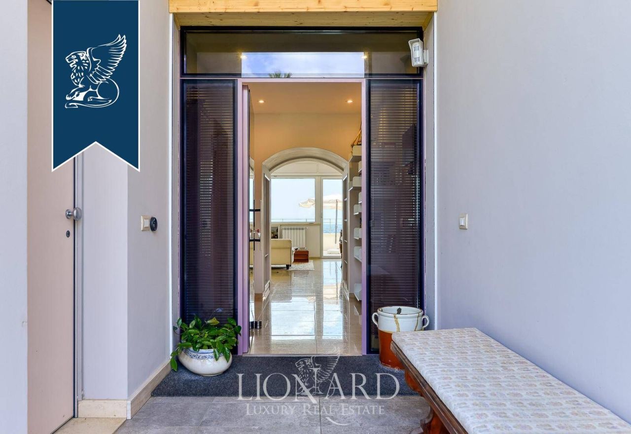 Villa in Santa Marinella, Italy, 158 m² - picture 17