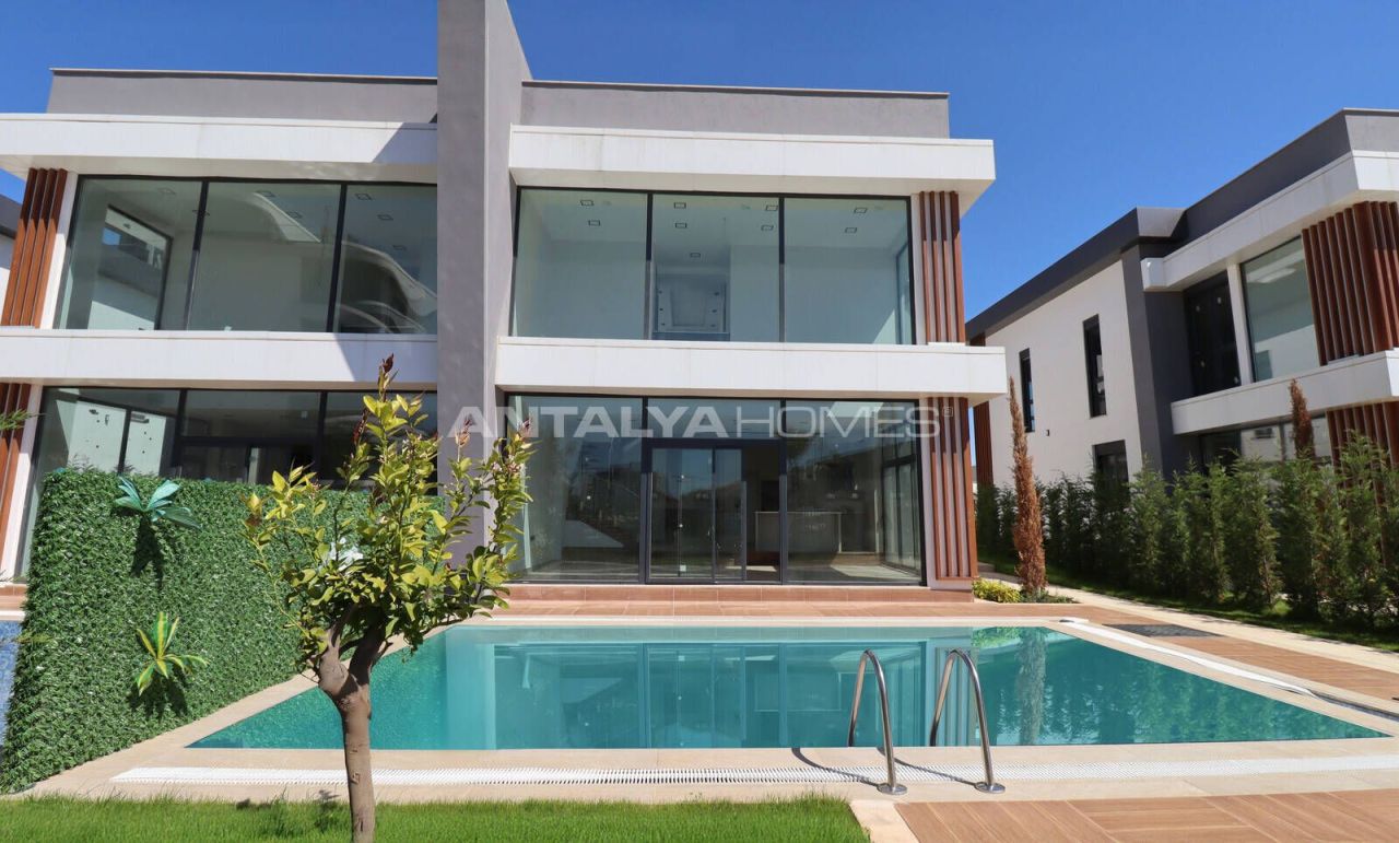 Villa a Antalya, Turchia, 350 m² - foto 1
