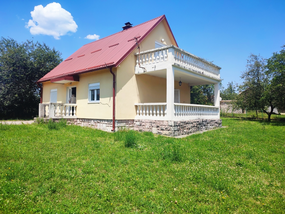 Haus in Niksic, Montenegro, 138 m² - Foto 1