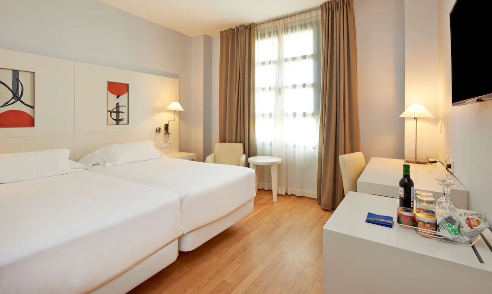 Hotel in Valencia, Spanien, 4 000 m² - Foto 1