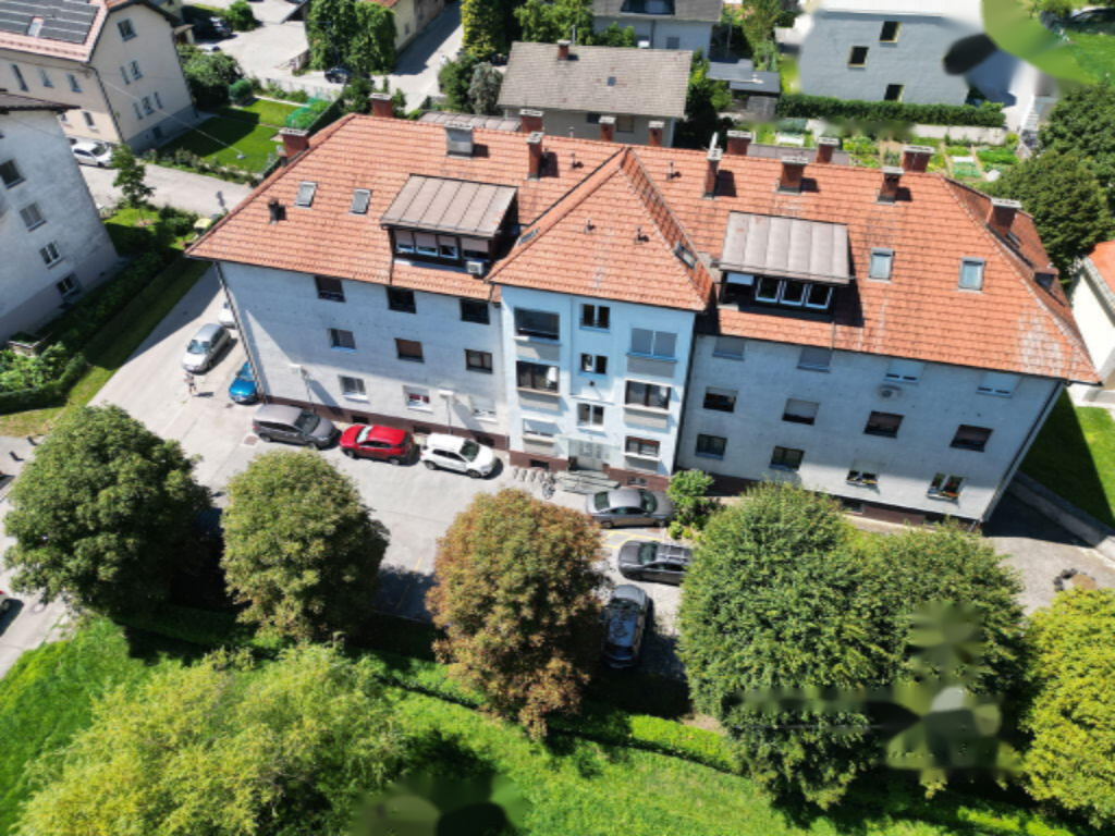 Piso en Liubliana, Eslovenia, 65 m² - imagen 1