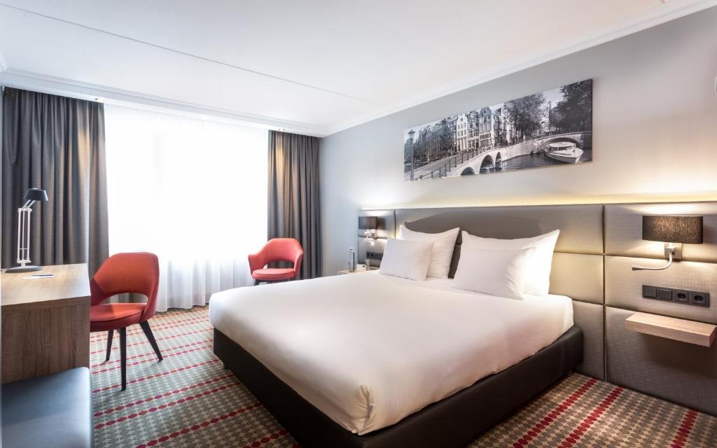 Hotel in Amsterdam, Netherlands, 3 000 m² - picture 1