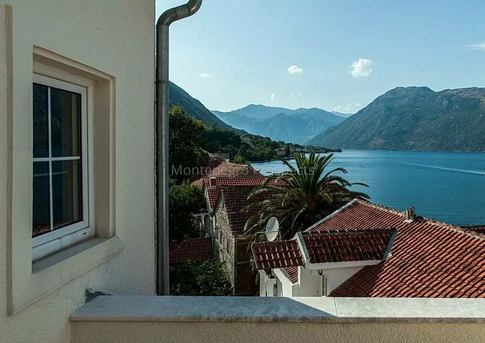 Appartement à Prcanj, Monténégro, 54 m² - image 1