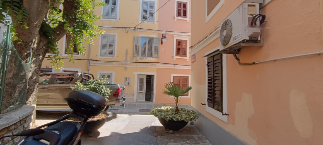 Casa en Izola, Eslovenia, 250 m² - imagen 1