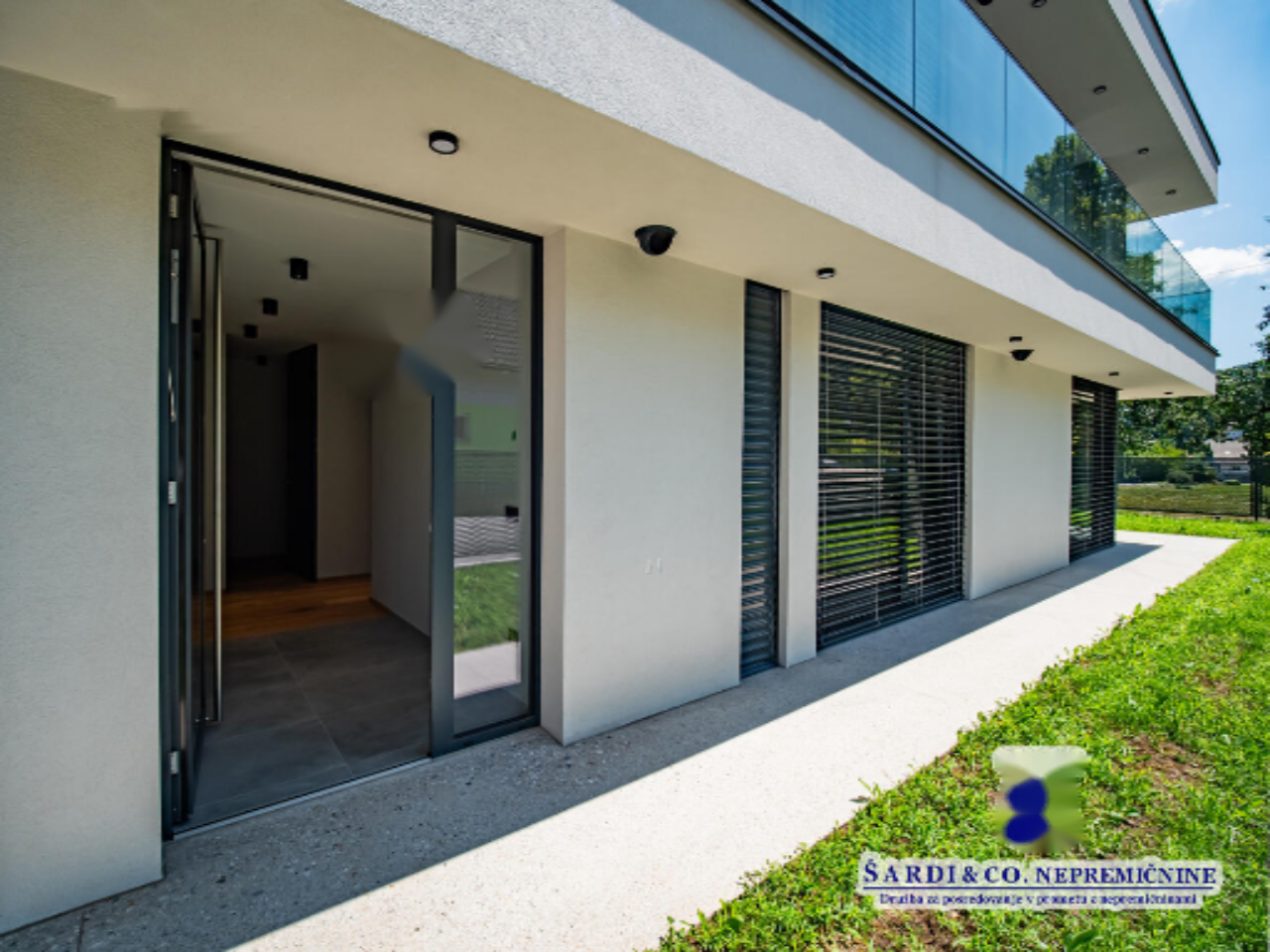 Piso en Liubliana, Eslovenia, 226 m² - imagen 1