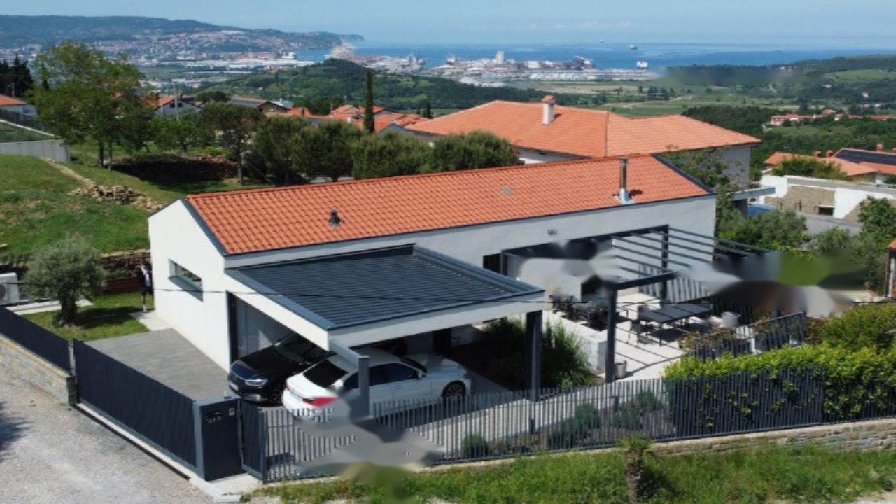Casa en Portorož, Eslovenia, 230 m² - imagen 1