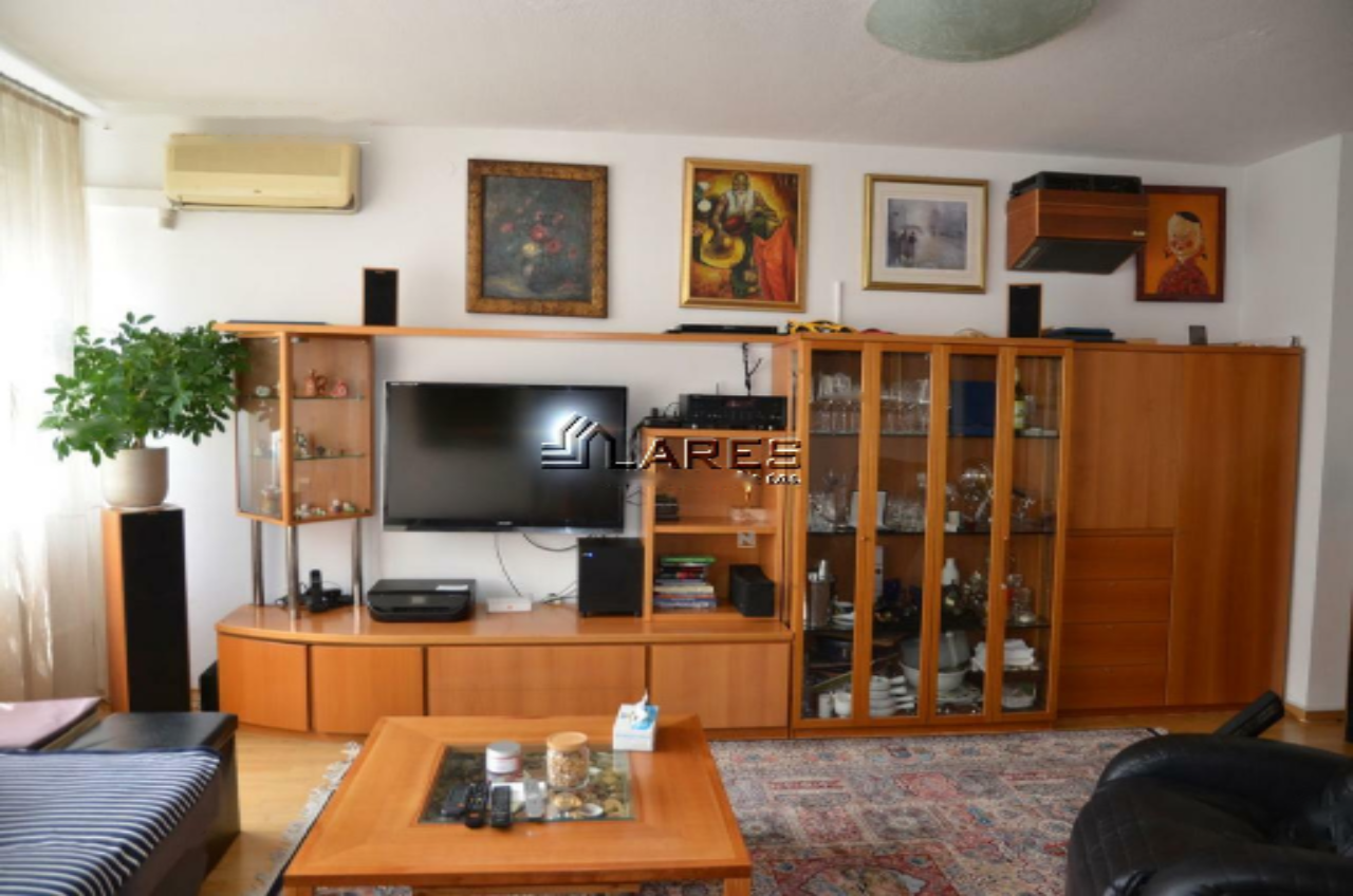 Piso en Liubliana, Eslovenia, 164 m² - imagen 1