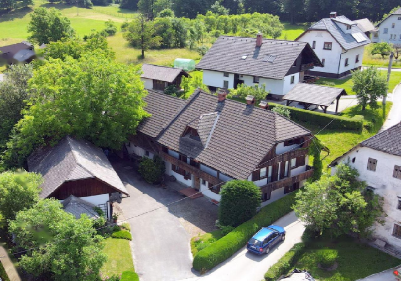 House in Radovljica, Slovenia, 330 m² - picture 1
