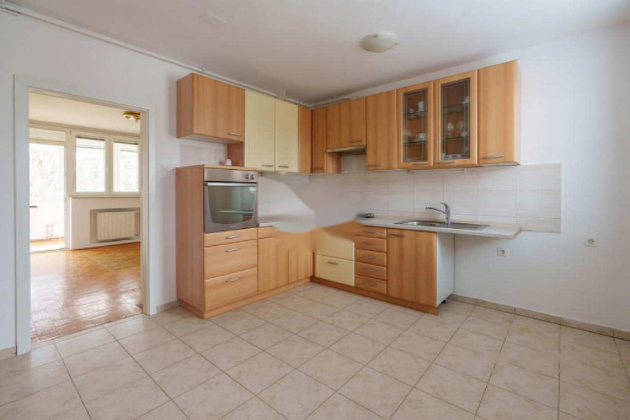 Piso en Liubliana, Eslovenia, 64 m² - imagen 1