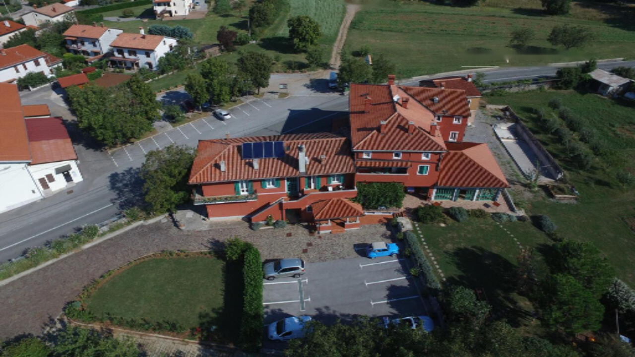 House in Sezana, Slovenia, 1 500 m² - picture 5