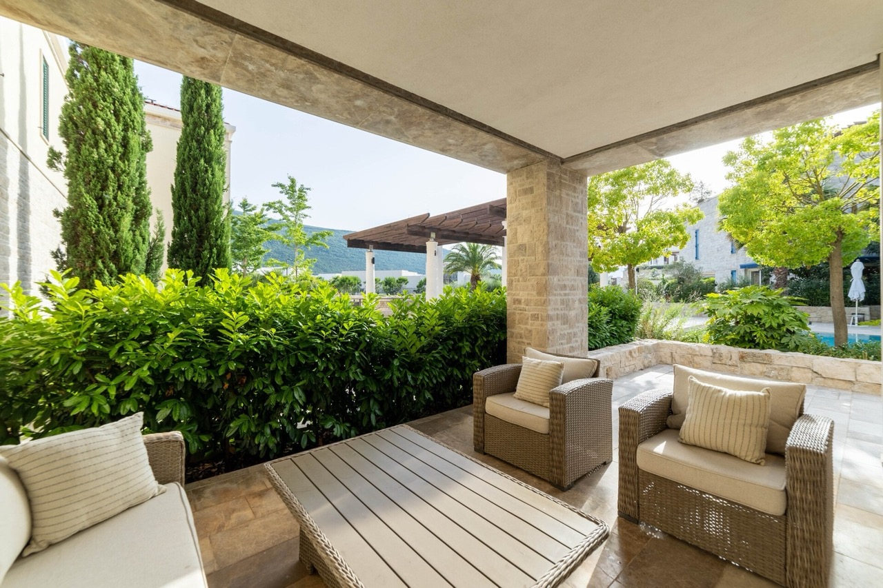 Flat on Lustica peninsula, Montenegro, 179 m² - picture 1