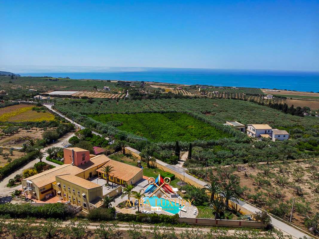 Villa in Sciacca, Italy, 800 m² - picture 1