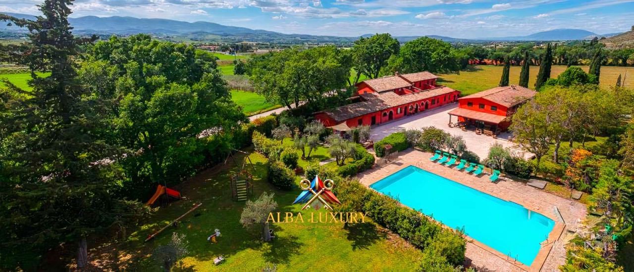 Villa a Perugia, Italia, 1 000 m² - foto 1