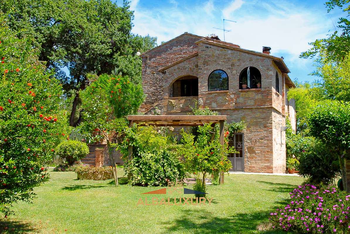Villa à Montepulciano, Italie, 360 m² - image 2