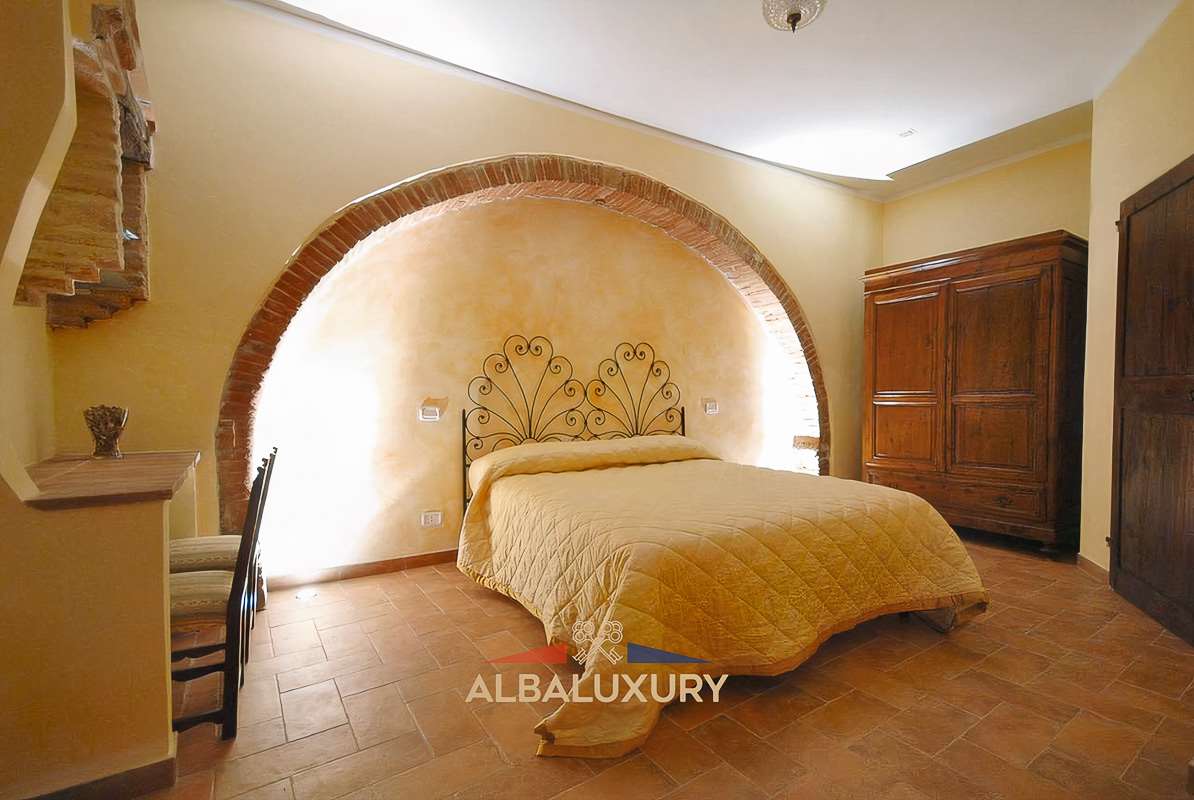 Villa à Montepulciano, Italie, 360 m² - image 9
