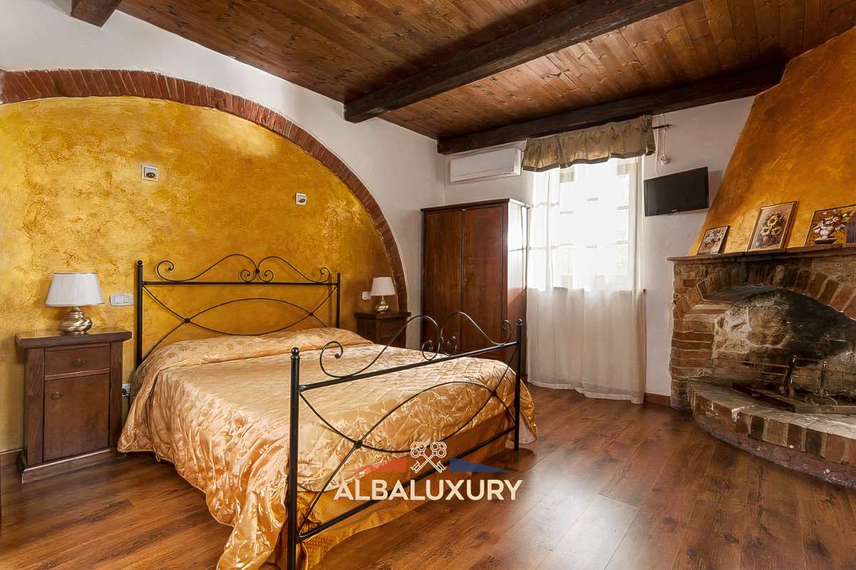 Villa à Montepulciano, Italie, 360 m² - image 12