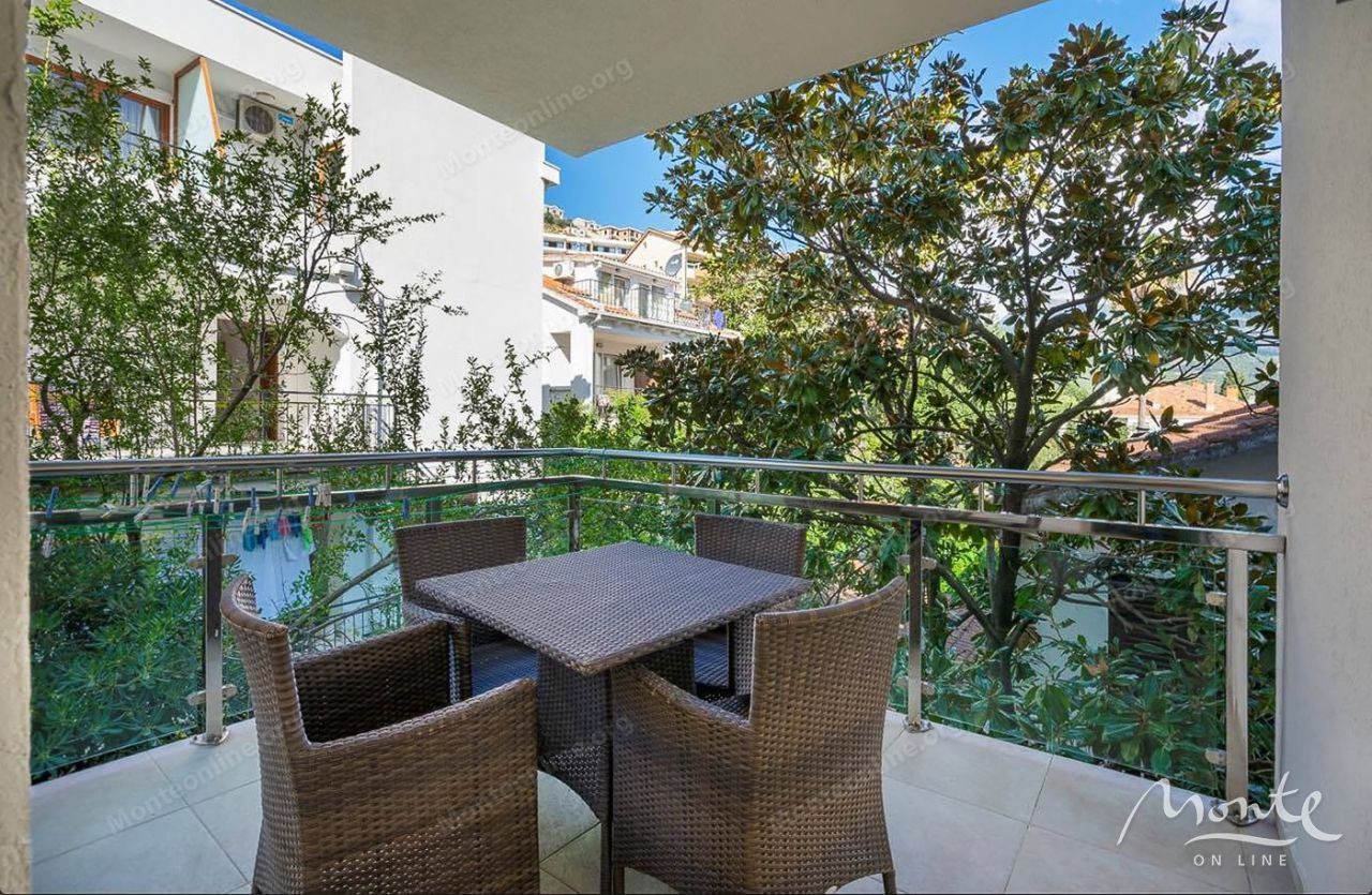 Apartamento en Budva, Montenegro, 47 m² - imagen 1