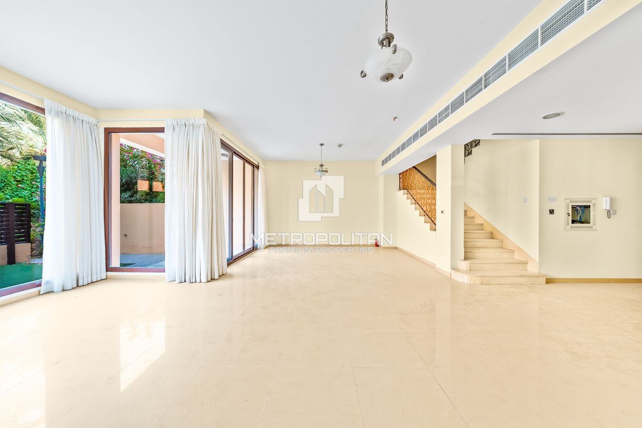 Casa adosada en Dubái, EAU, 337 m² - imagen 3