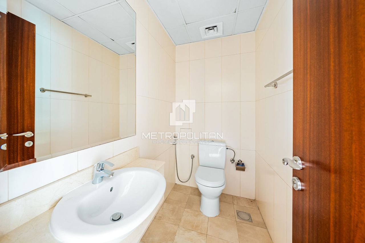 Casa adosada en Dubái, EAU, 337 m² - imagen 5