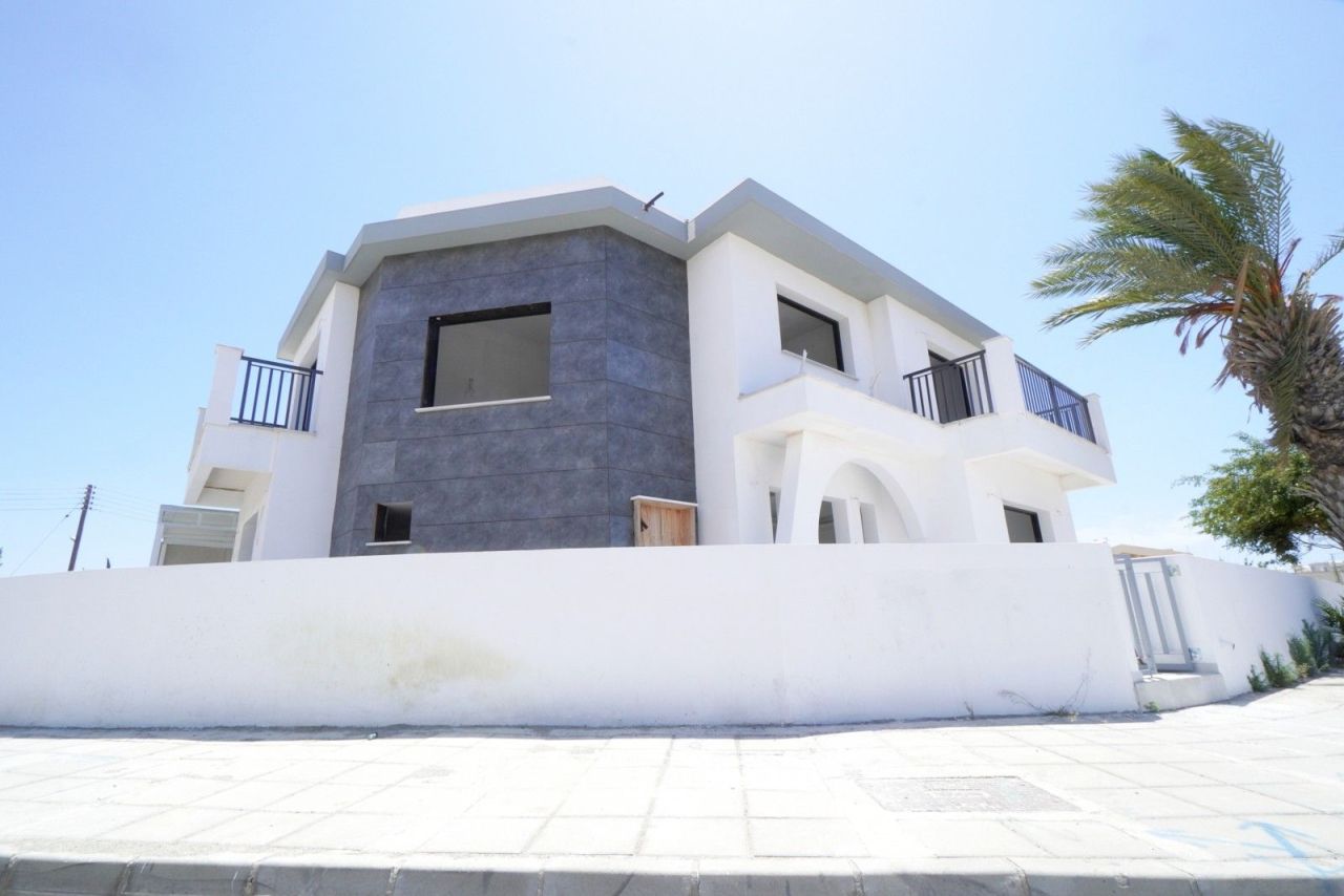 Villa en Lárnaca, Chipre, 199 m² - imagen 1