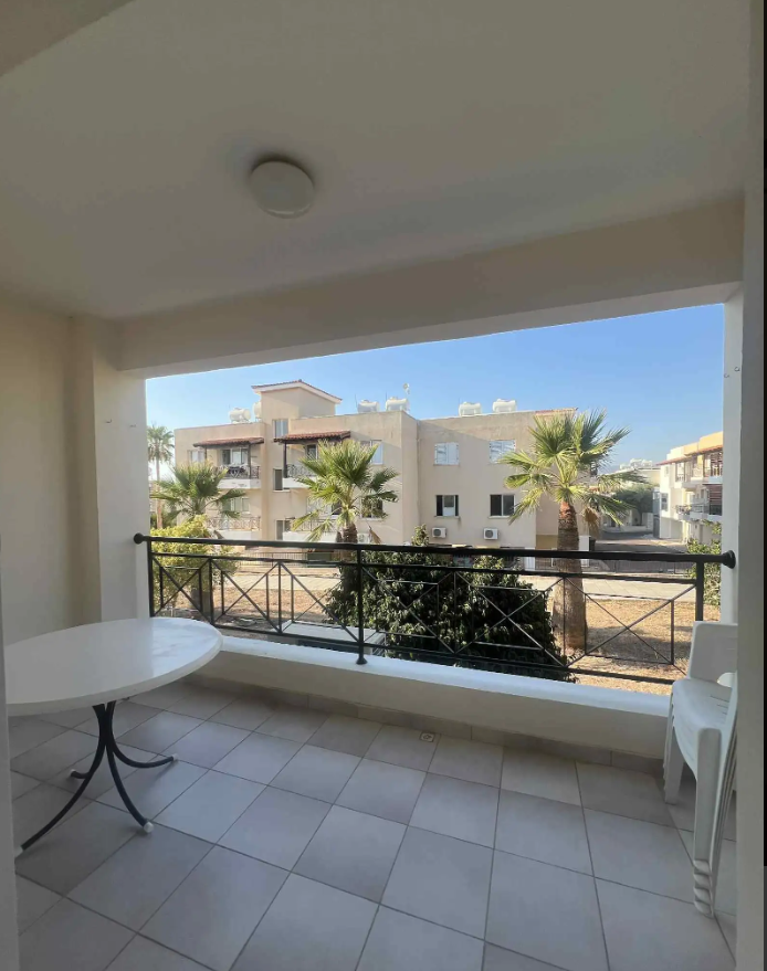 Apartment in Chlorakas, Cyprus - picture 3