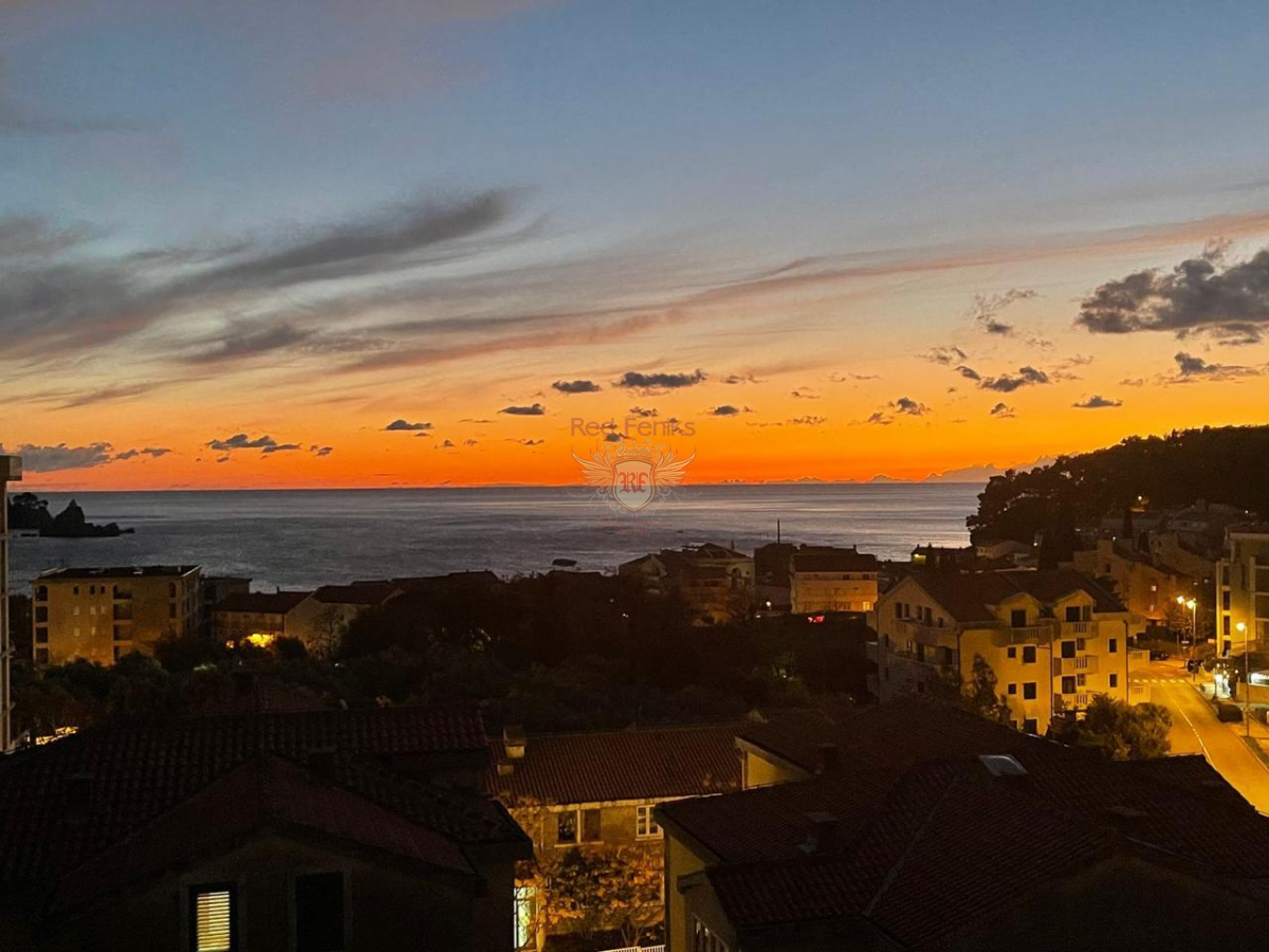 Piso en Petrovac, Montenegro, 152 m² - imagen 1
