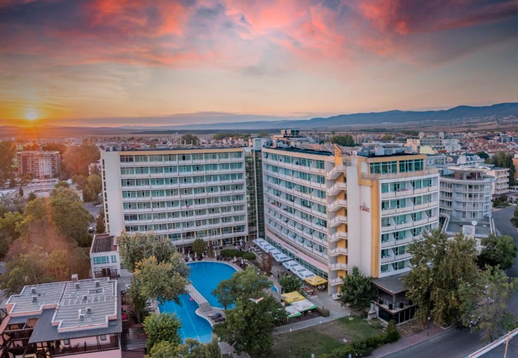 Piso en Sunny Beach, Bulgaria, 102.96 m² - imagen 1