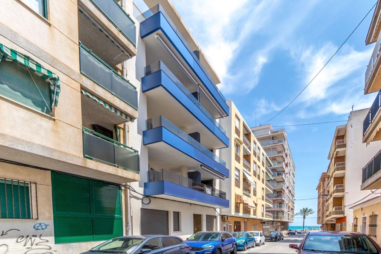 Wohnung in Torrevieja, Spanien, 103 m² - Foto 1
