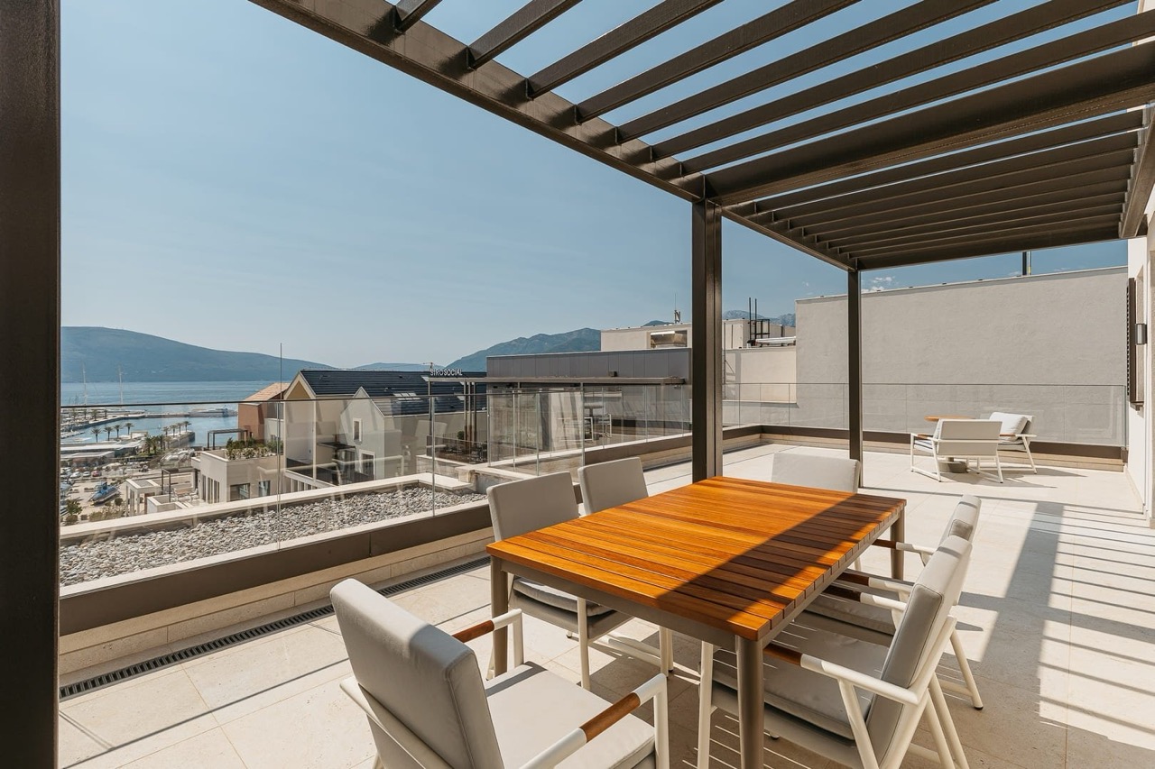 Penthouse in Tivat, Montenegro, 199 m² - picture 2