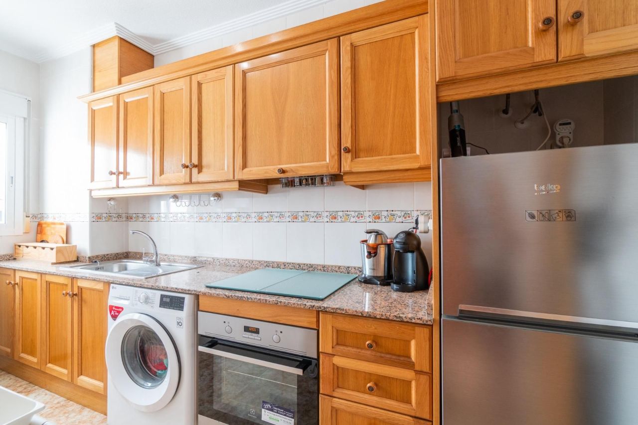 Penthouse in Punta Prima, Spain, 59 m² - picture 6