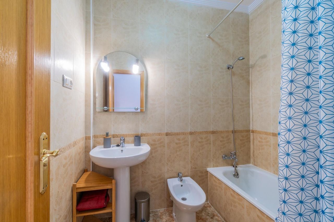 Penthouse in Punta Prima, Spain, 59 m² - picture 14