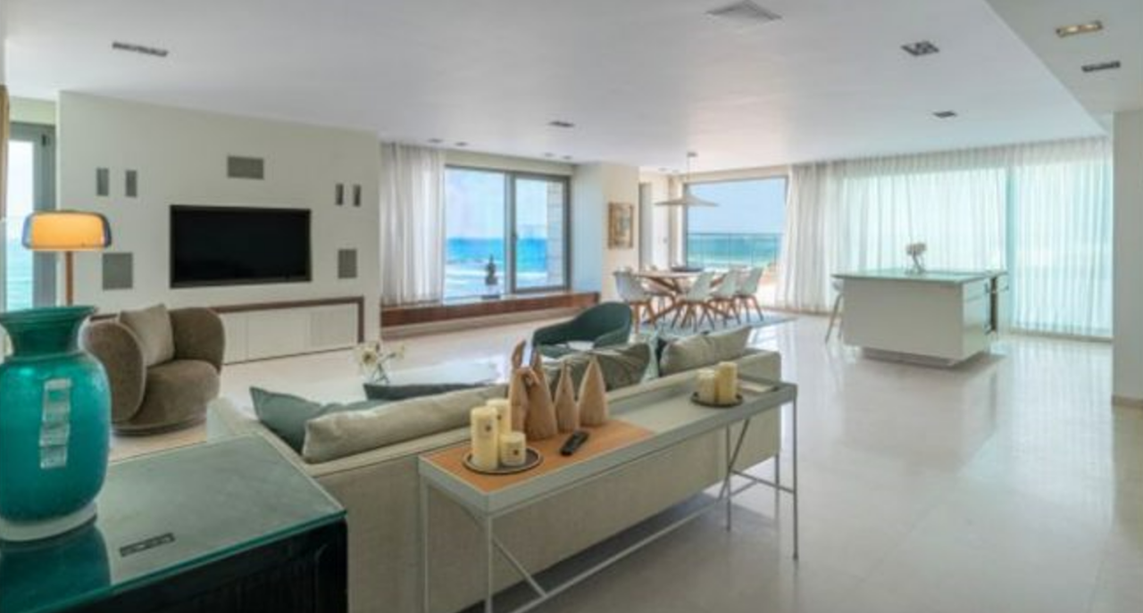 Apartment in Tel Aviv, Israel, 170 m² - picture 1