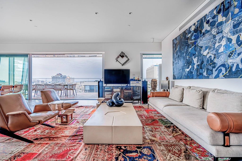 Apartment in Tel Aviv, Israel, 211 m² - picture 1