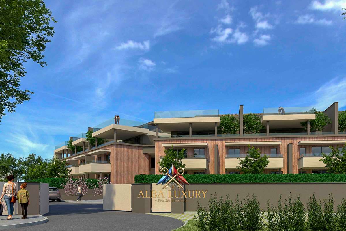 Apartment in Desenzano del Garda, Italy, 364 m² - picture 1