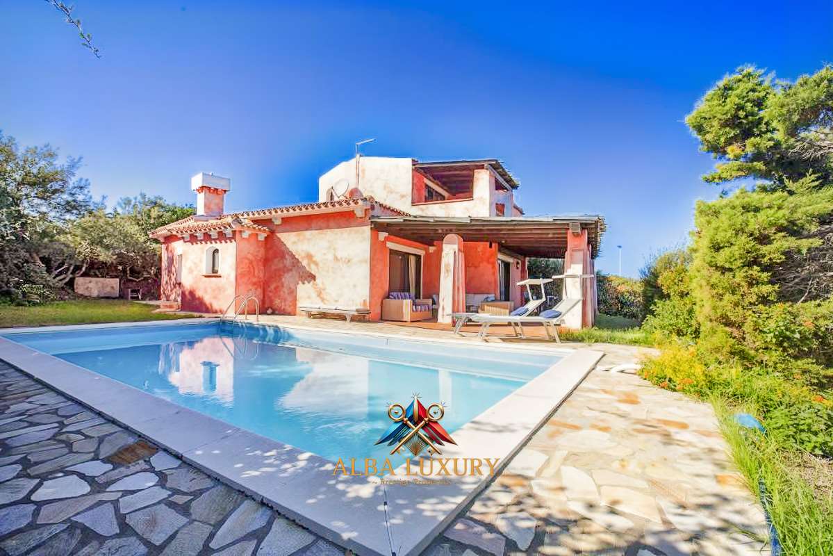 Villa à Stintino, Italie, 180 m² - image 1