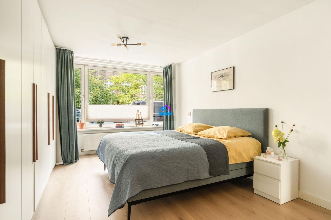 Apartment in Amsterdam, Netherlands, 81 m² - picture 9