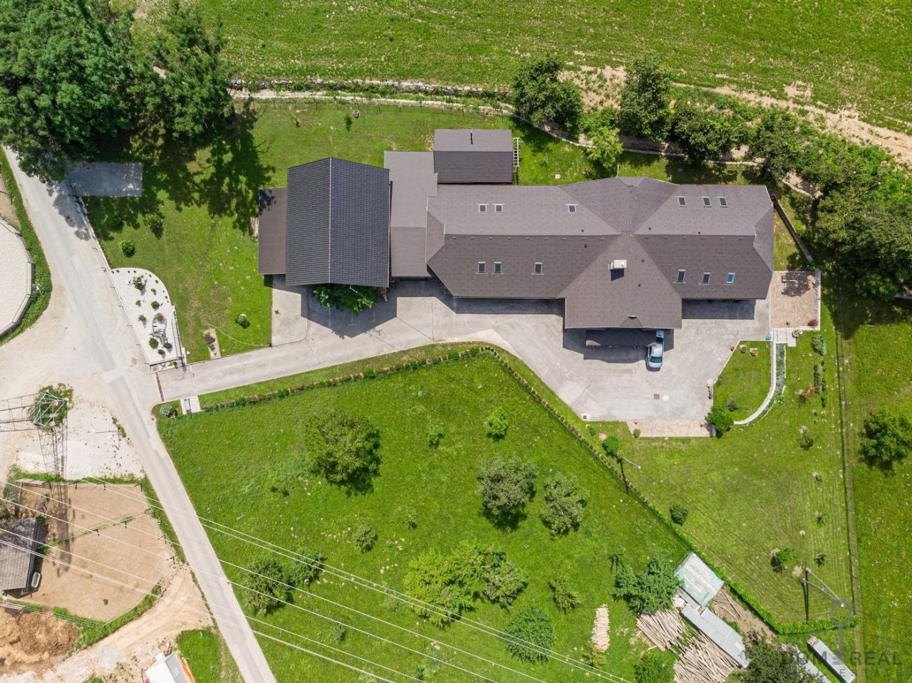 Maison à Radovljica, Slovénie, 1 094 m² - image 2