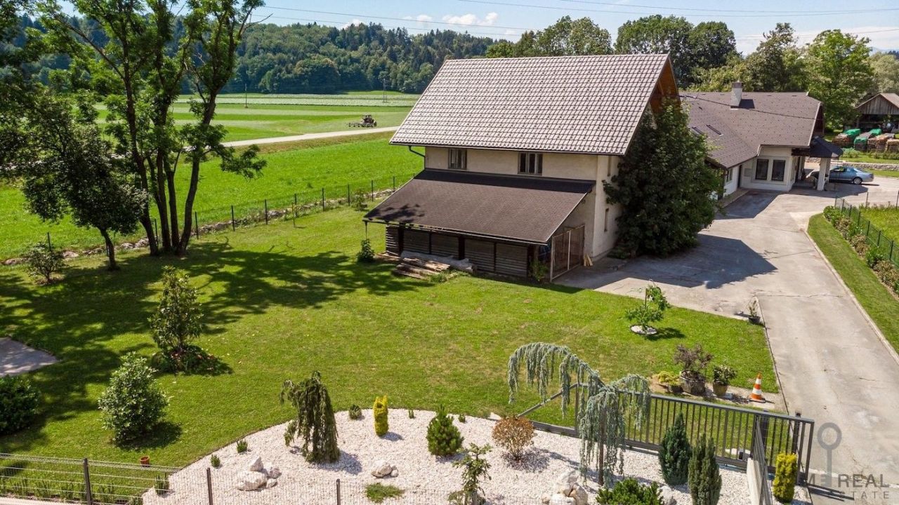 Maison à Radovljica, Slovénie, 1 094 m² - image 6