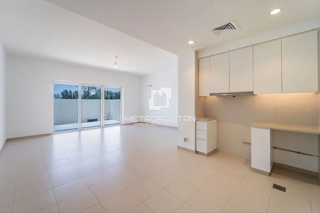 Apartment in Dubai, UAE, 200 m² - picture 1