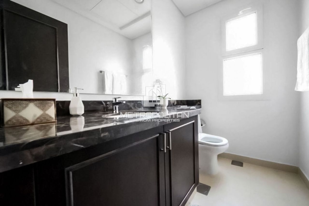 Casa adosada en Dubái, EAU, 254 m² - imagen 7