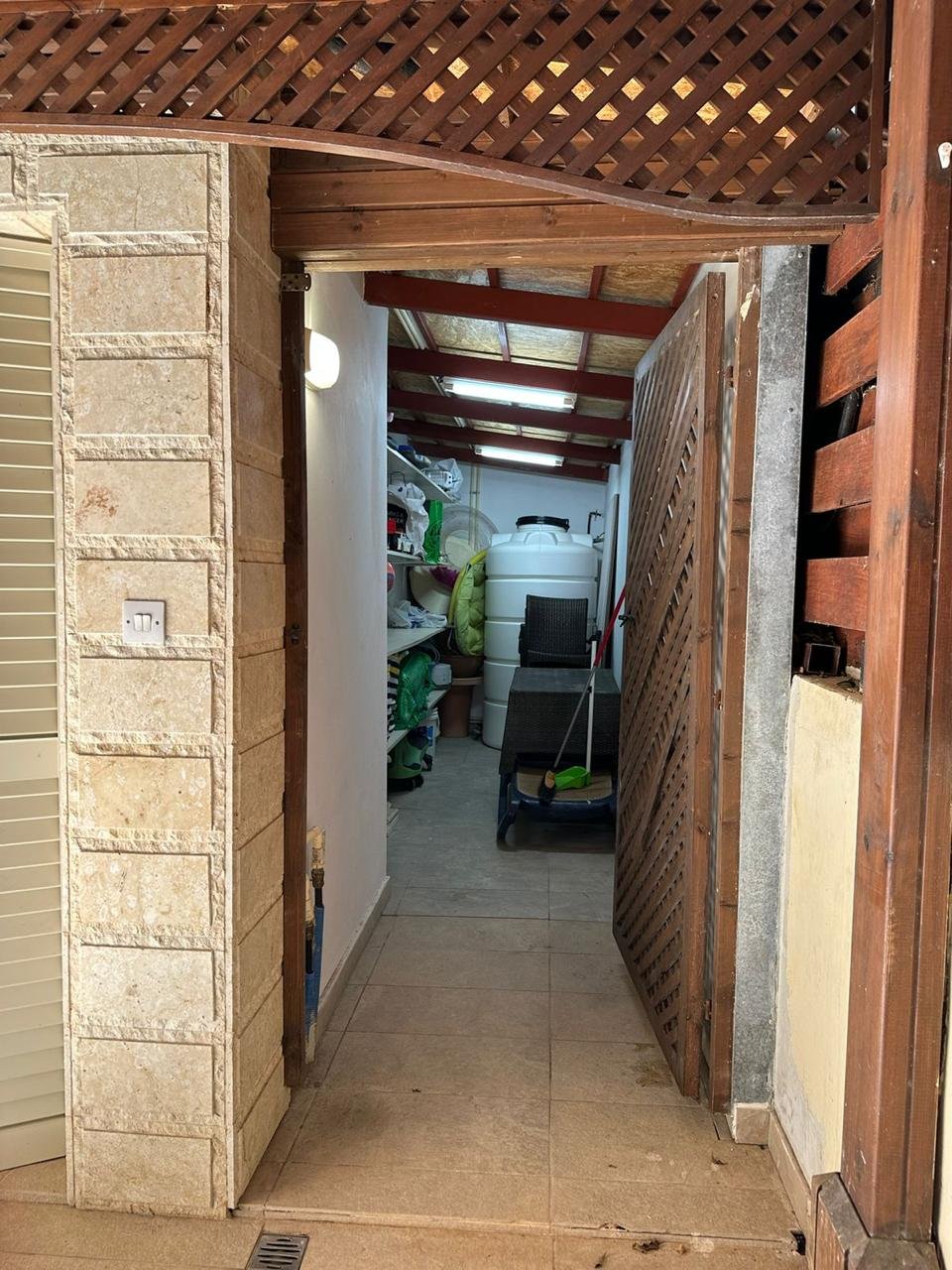 Casa en Germasogeia, Chipre, 311 m² - imagen 4