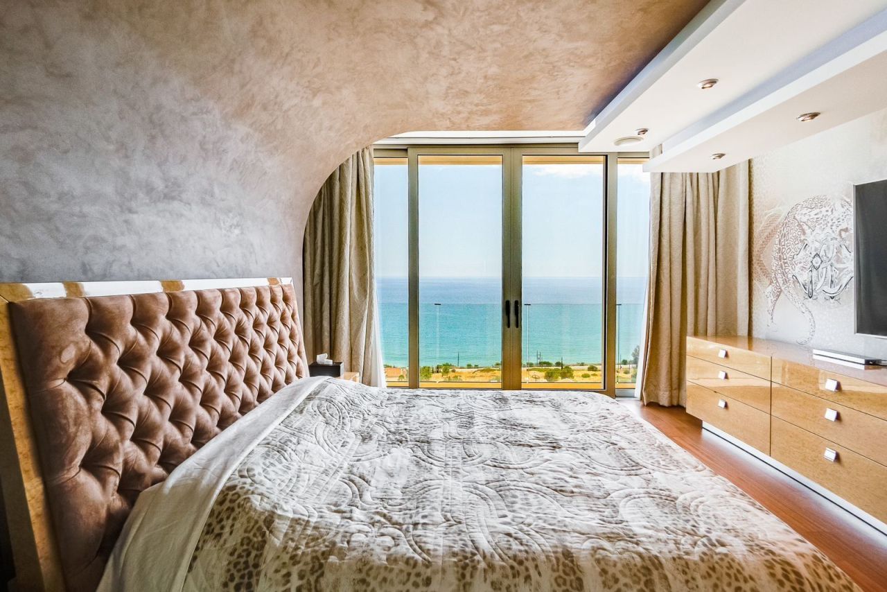 House in Agios Tychon, Cyprus - picture 7