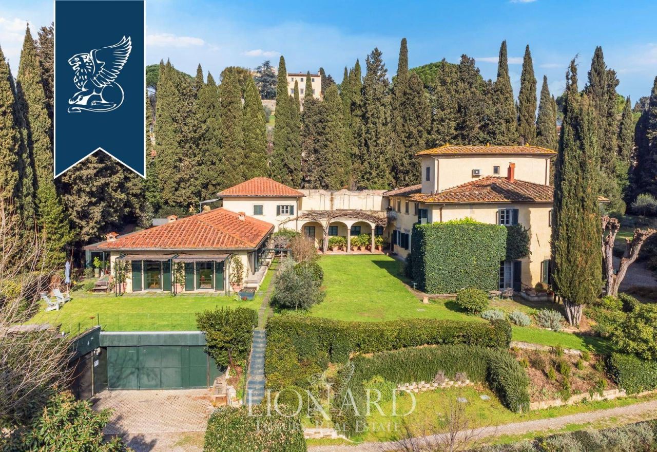 Villa a Firenze, Italia, 1 300 m² - foto 1