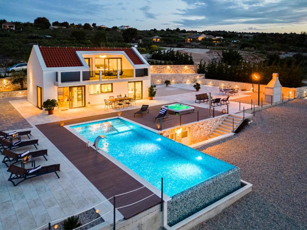 Villa on Brac, Croatia, 96 m² - picture 1