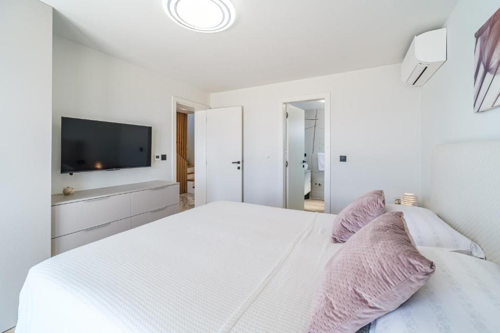 Villa on Brac, Croatia, 96 m² - picture 19