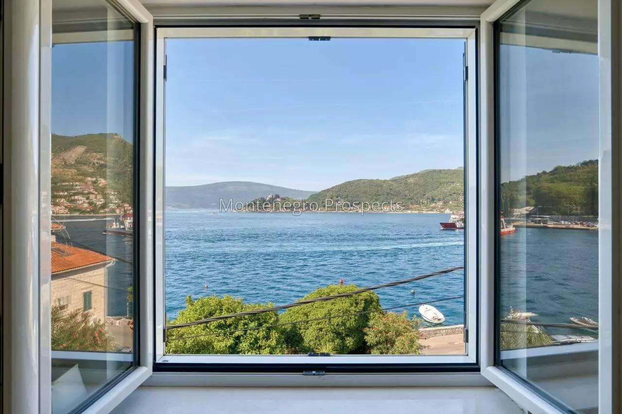 Villa en Lepetani, Montenegro, 300 m² - imagen 4