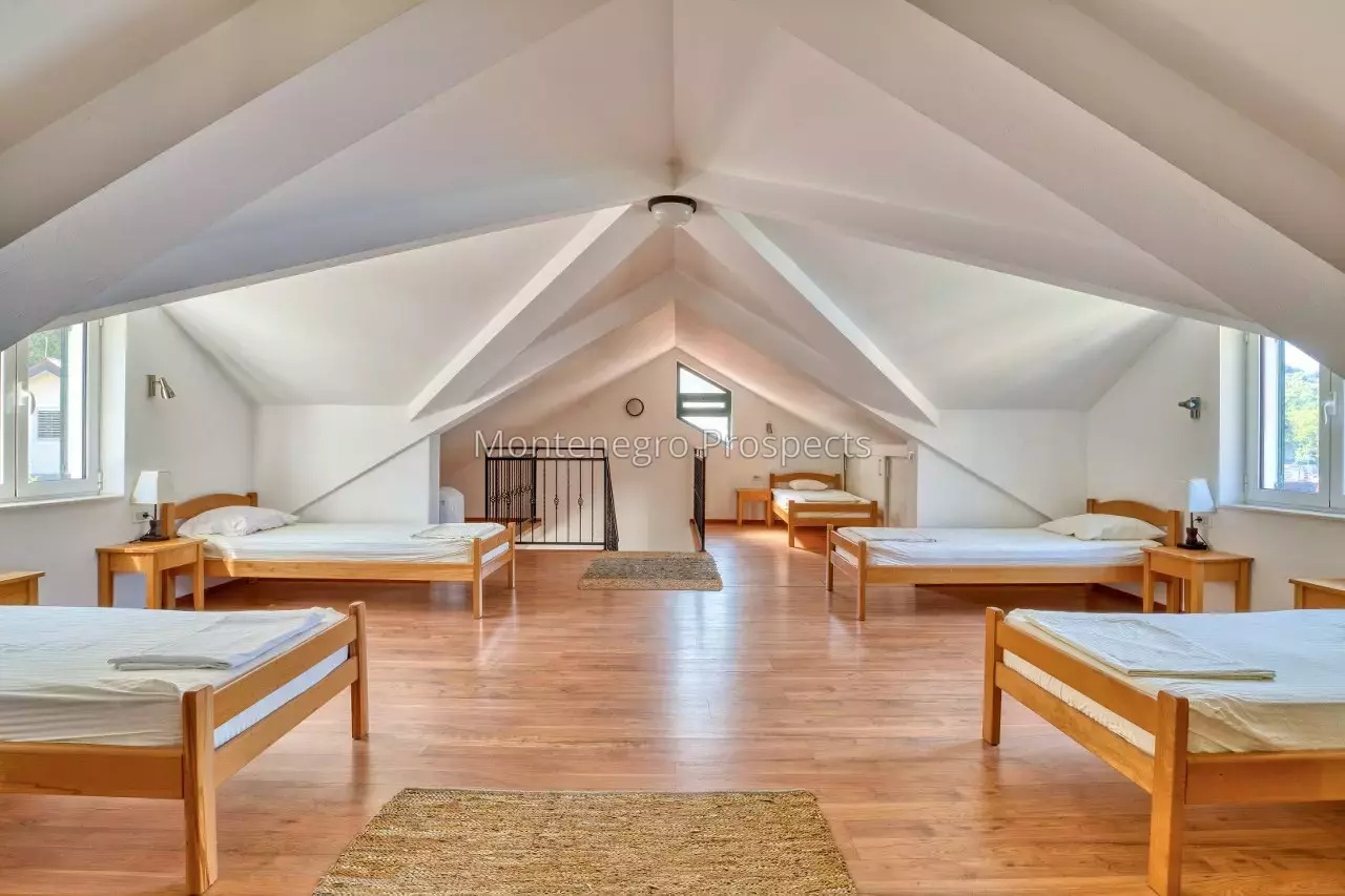 Villa en Lepetani, Montenegro, 300 m² - imagen 3